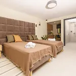 Marina 38 Guest house