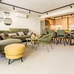 Marina 38 4*