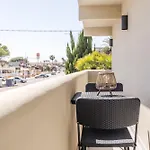 Marina 38 4*