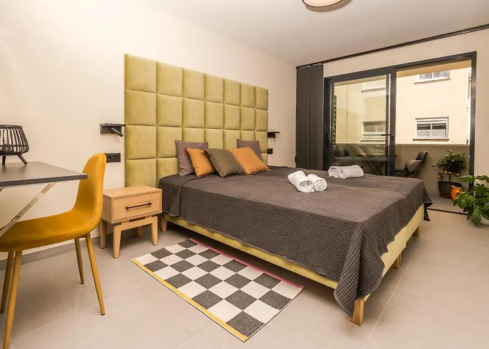 Marina 38 4* Денія