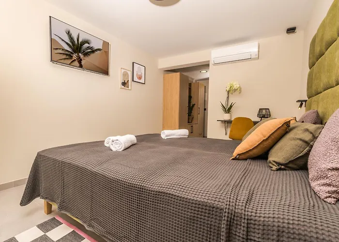 Marina 38 4* Денія