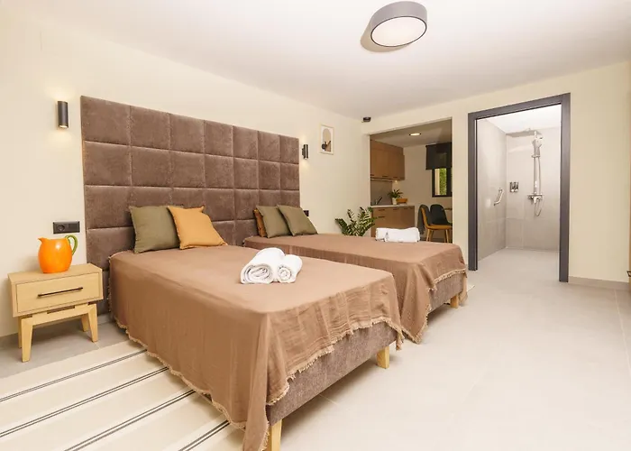 Marina 38 Guest house